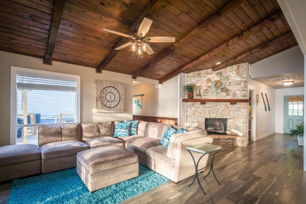 Cliff House At Canyon Lake Home Image 8